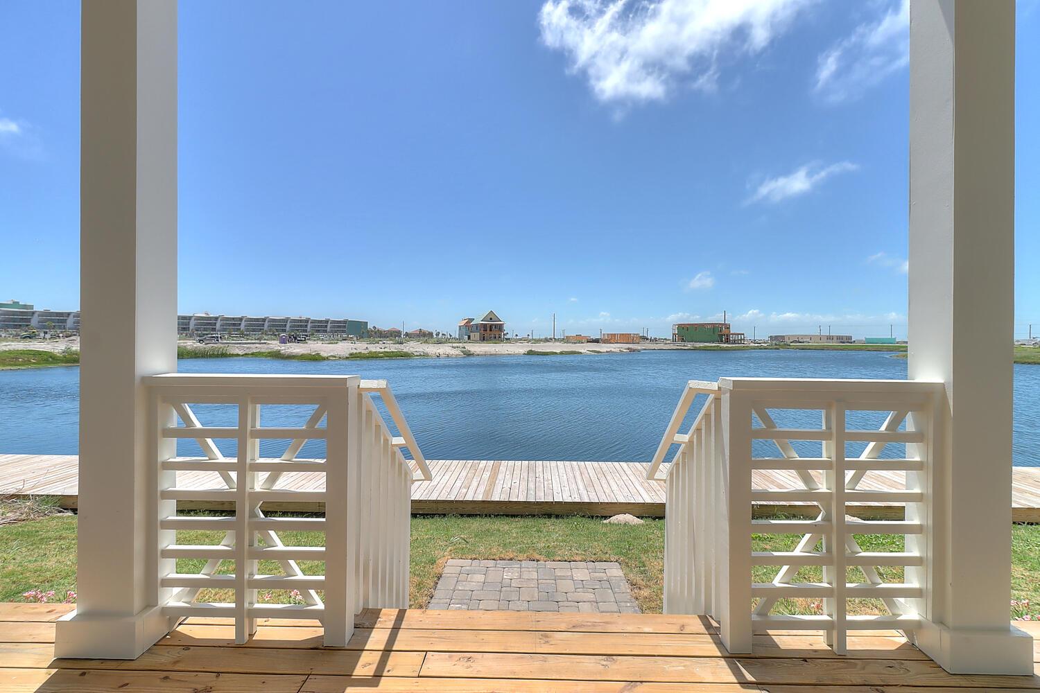 1st Floor Patio Lake View