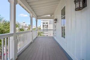 2nd Floor, Queen Balcony