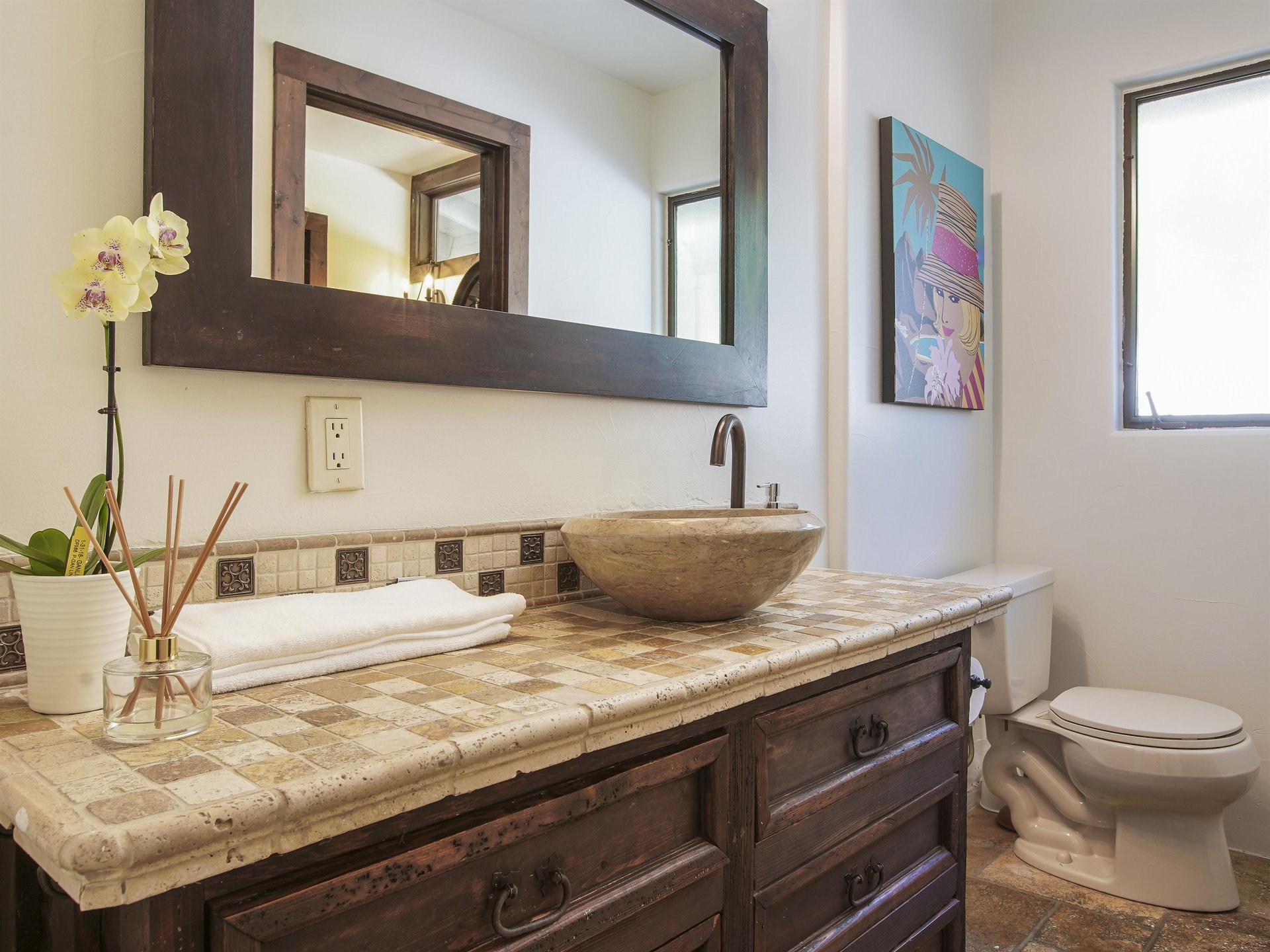 Pamper yourself in the luxurious bathroom