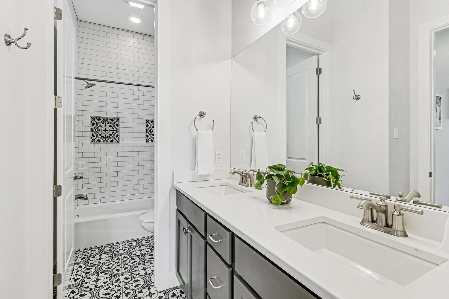 King Ensuite, 2nd Floor