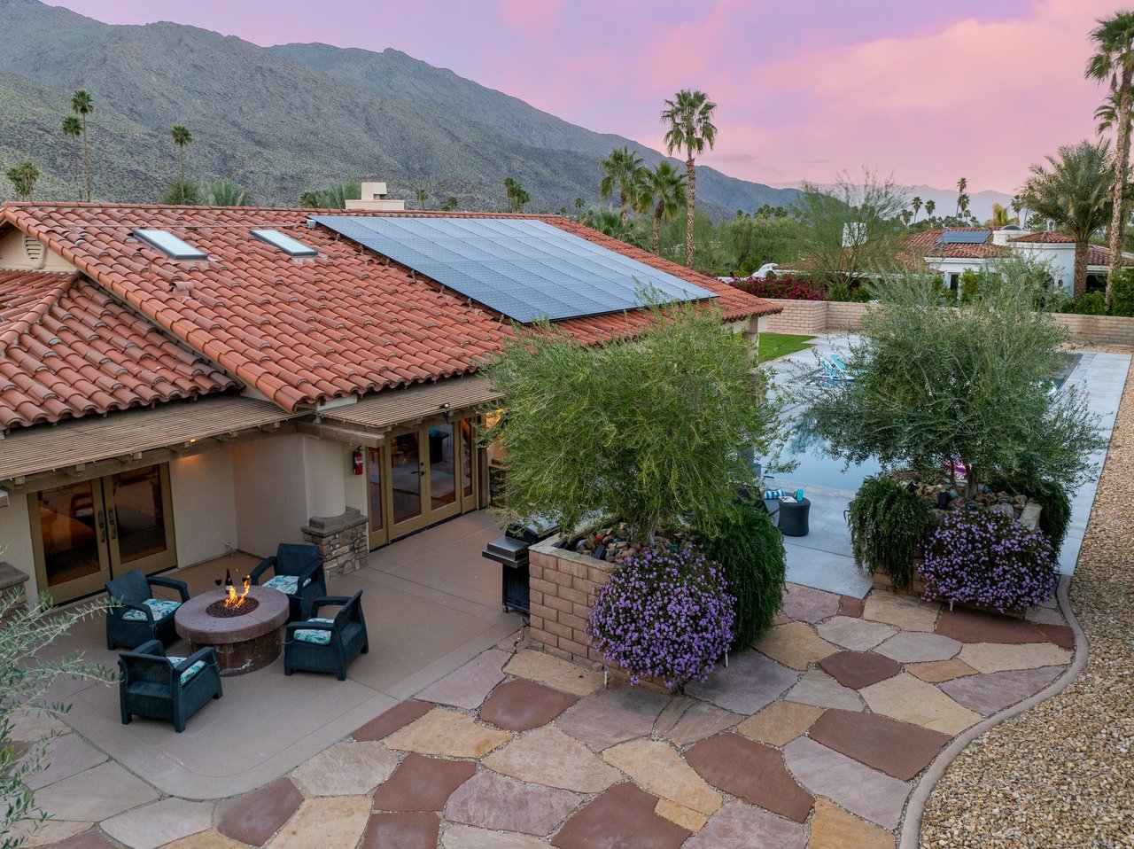 Gorgeous backyard