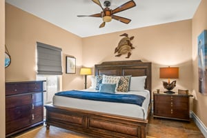 1st Floor Back Queen Bedroom