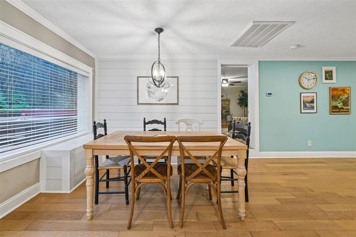 28Dining Room