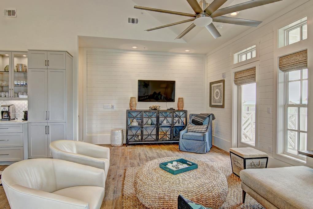 Living Area, 3rd Floor