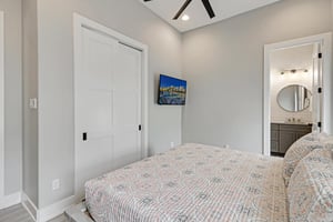 Primary King, 1st Floor