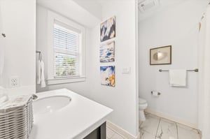 2nd Floor, Shared Bathroom