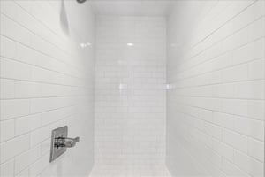 King Bathroom Shower