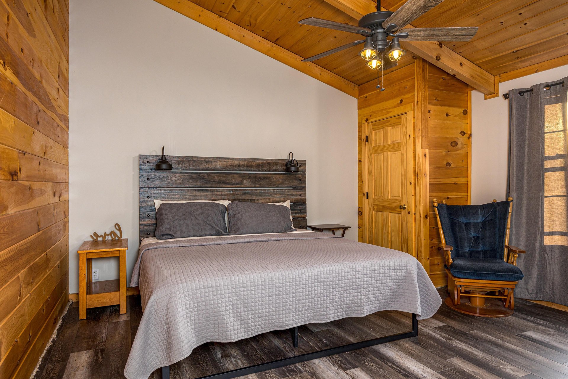 at bearadise 4 us a 3 bedroom cabin rental located in pigeon forge