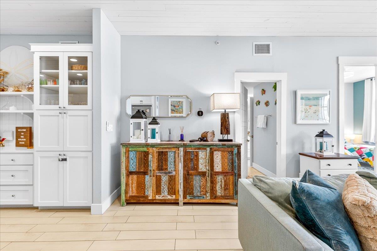 1st Floor, Living Room