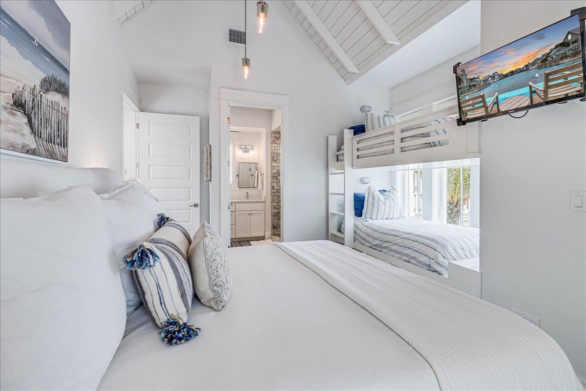 Primary King Bedroom, 2nd Floor