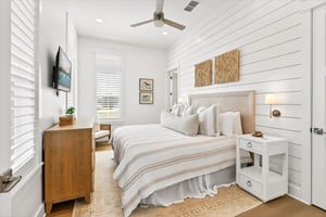 1st Floor, King Bedroom
