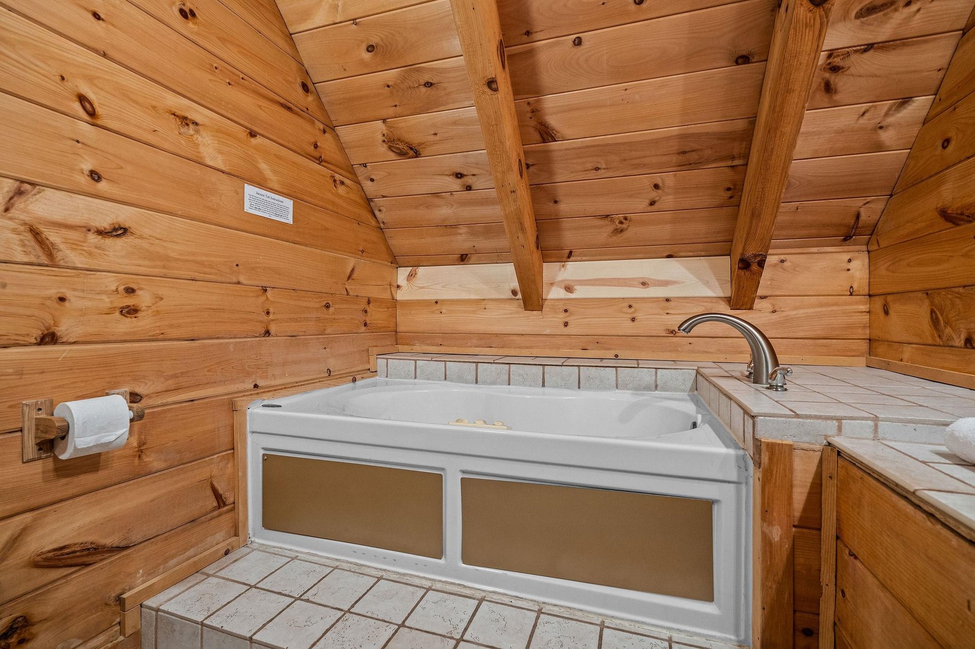Soak tub