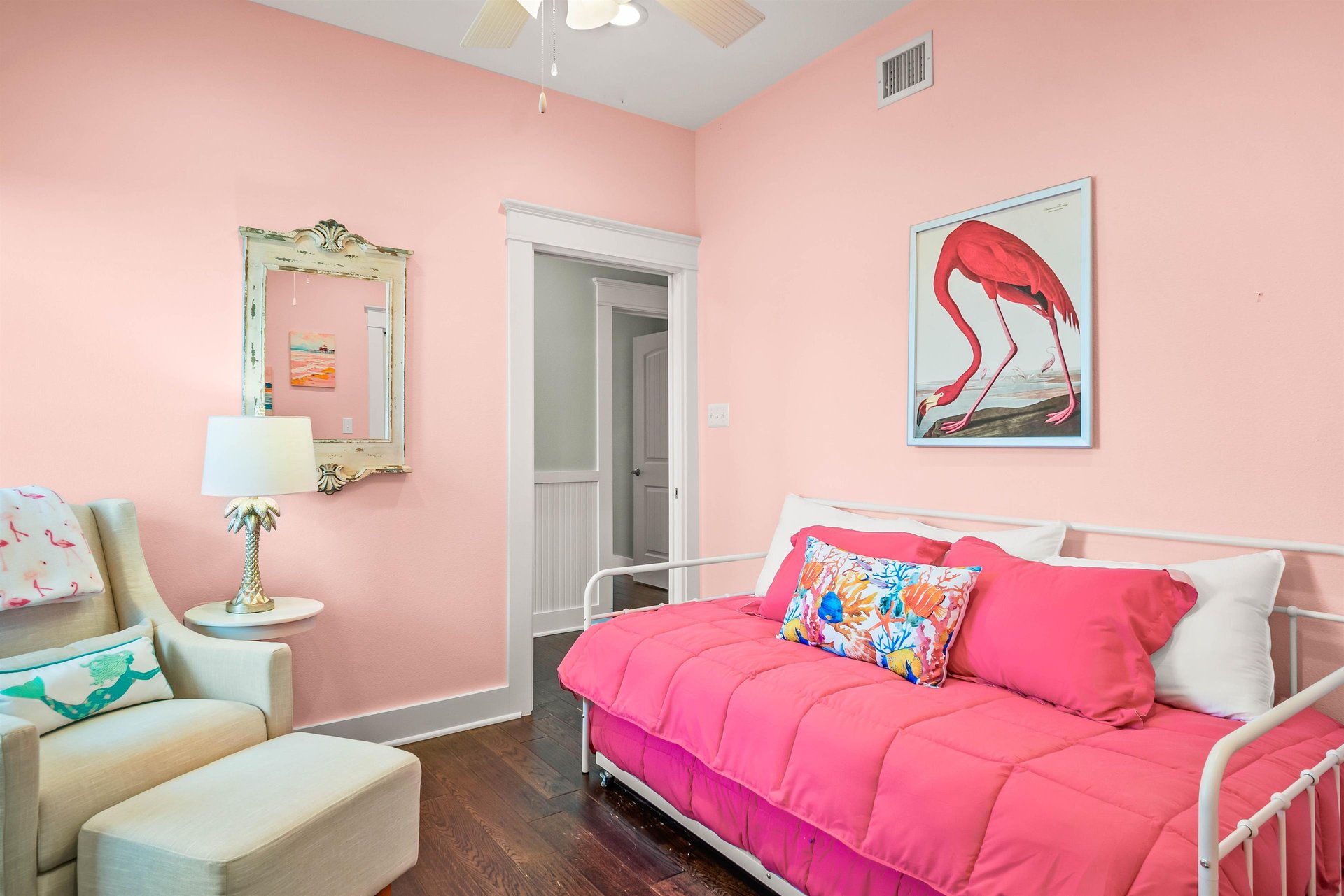 Twin Bedroom, 2nd Floor