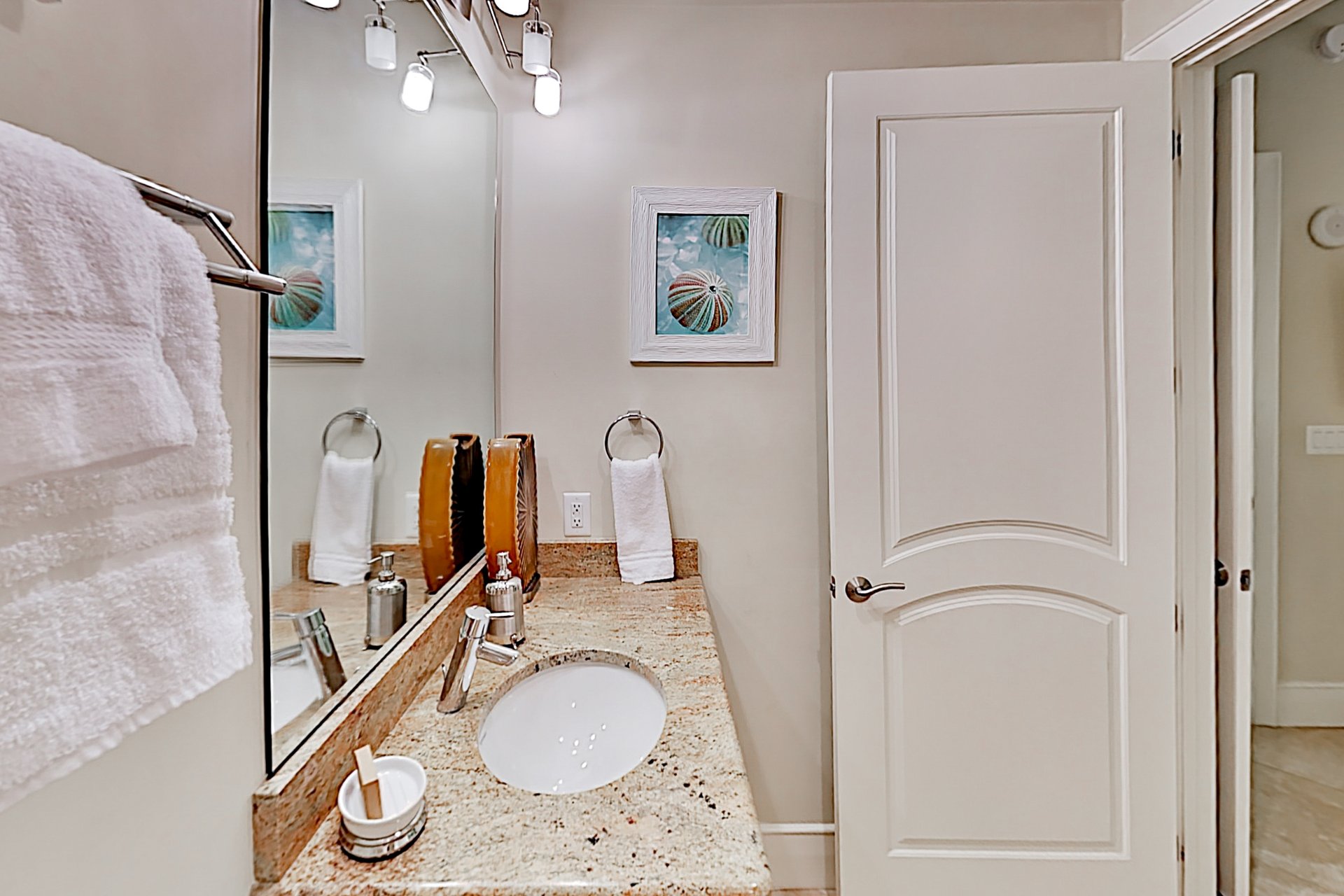 Turquoise Place 2205C 19