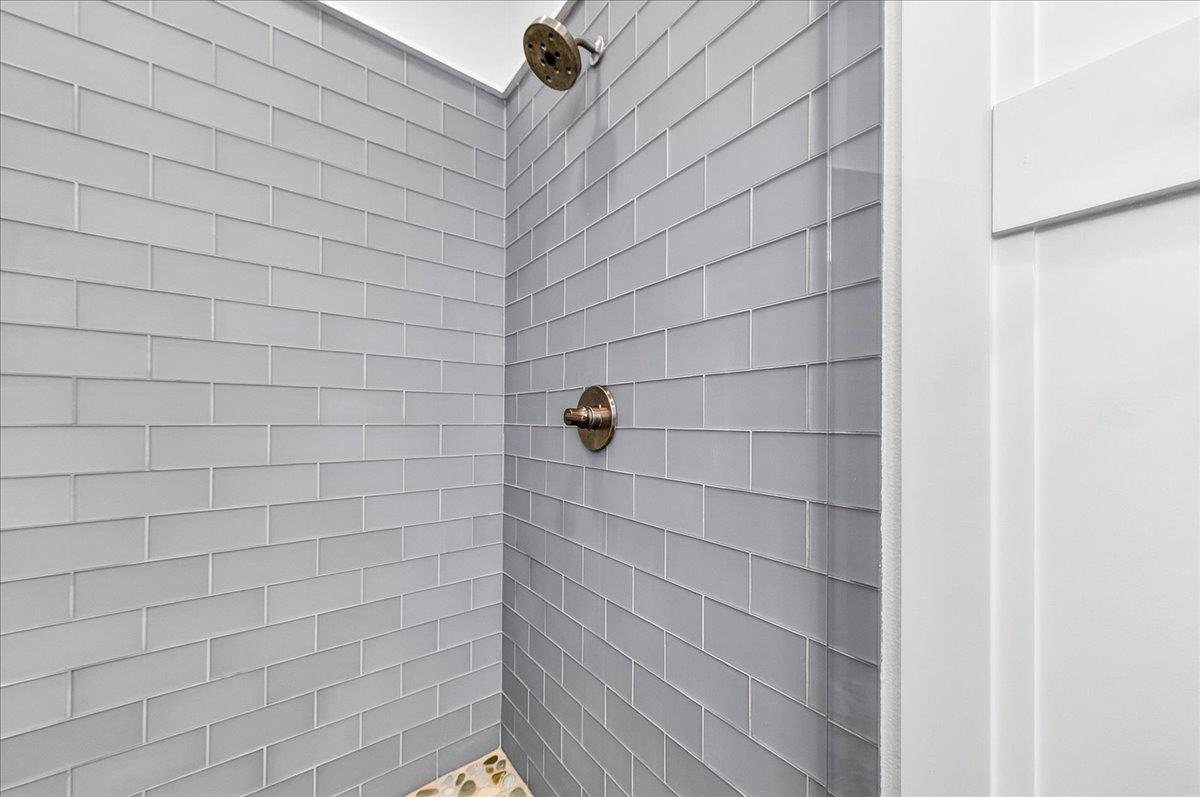 2nd Floor, Primary King Bathroom