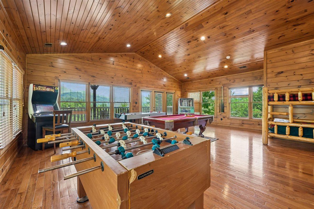 37Game Room