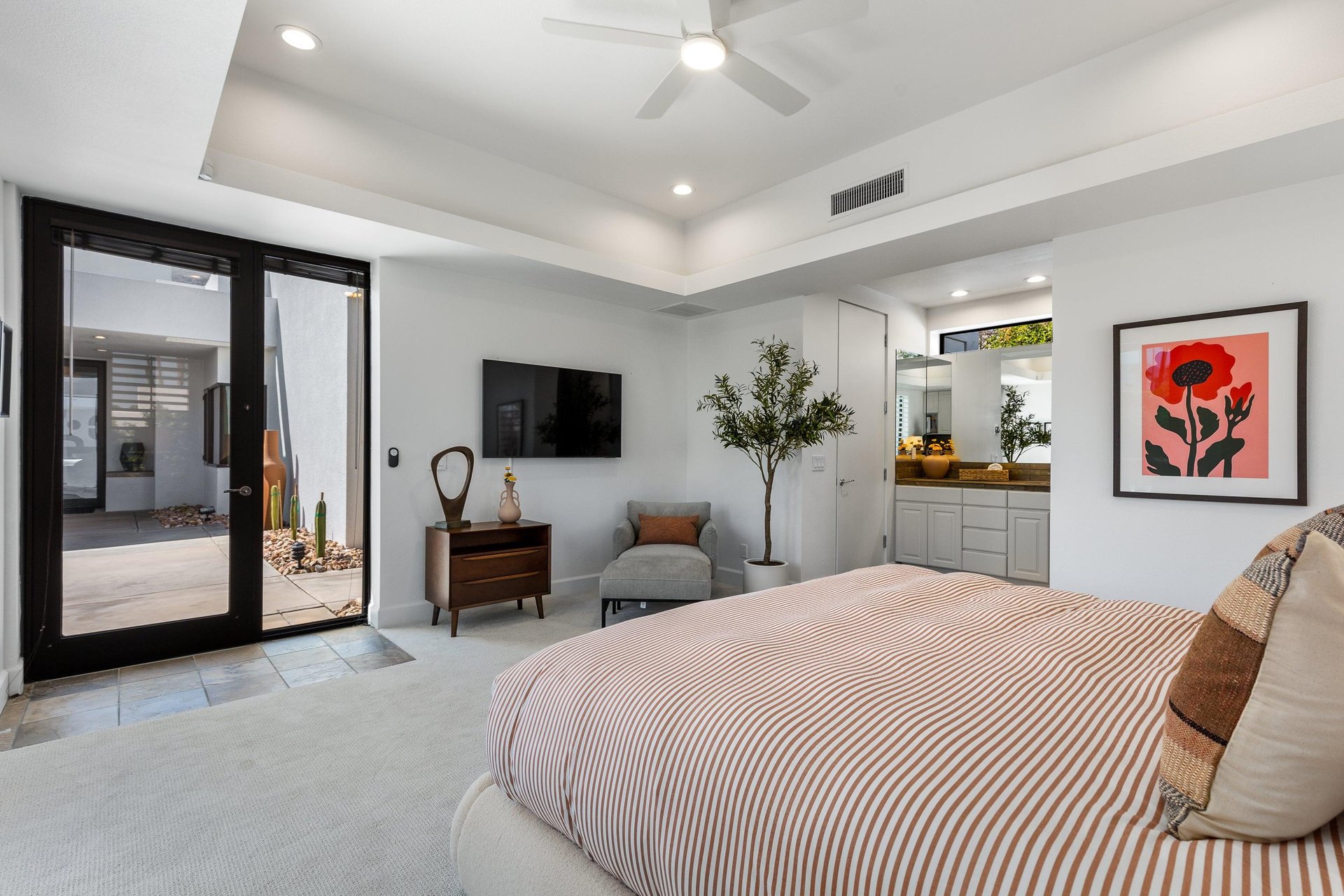 Spacious guest quarters