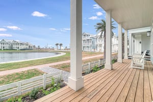 Lakeside Deck, 1st Floor