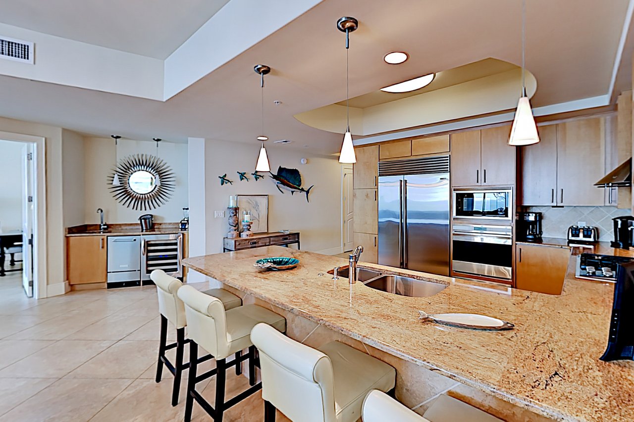 Turquoise Place 2205C 5