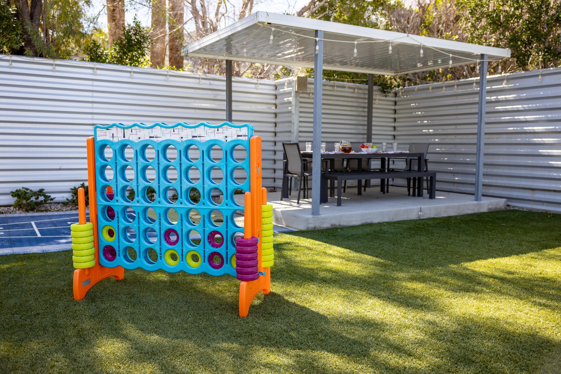 Giant connect four game