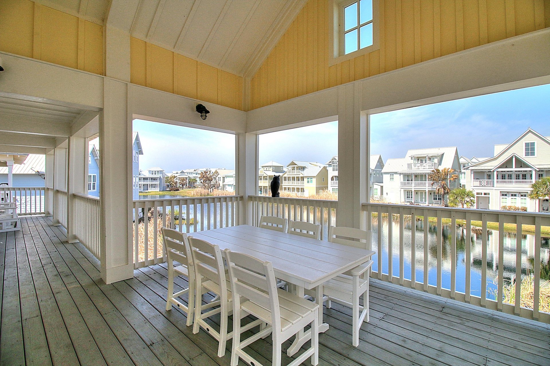 Lakeside Balcony Dining Area, 2nd Floor