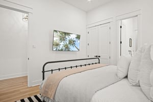 Third King Bedroom, 1st Floor