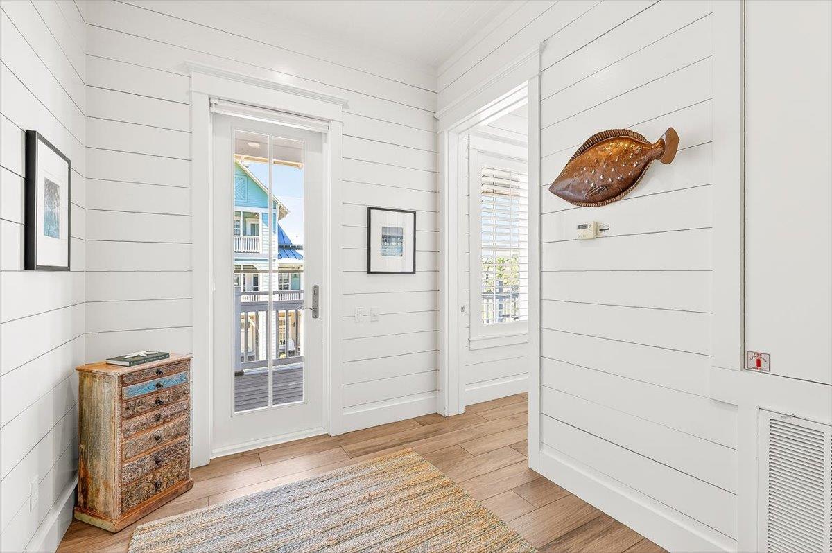 2nd Floor, Landing