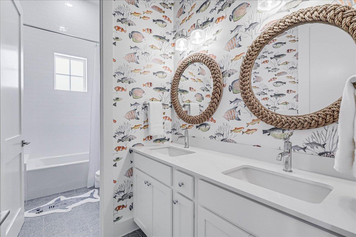 Hall Bathroom, 1st Floor