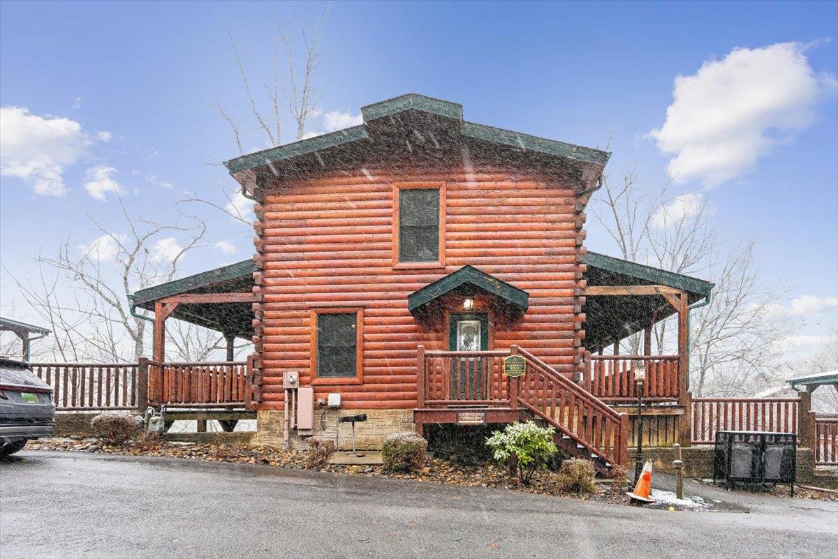 01Front Elevation
