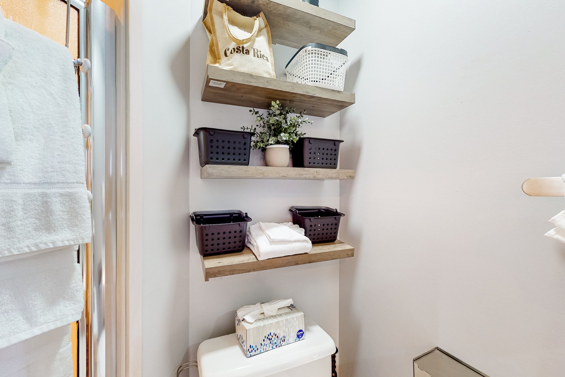 Sun King Yacht Club 2C 17