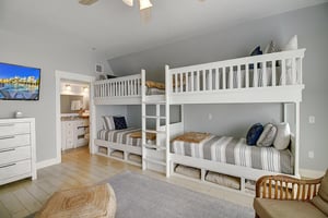 Massive Bunk Room, 2nd Floor