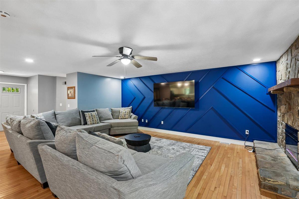 08Living Area