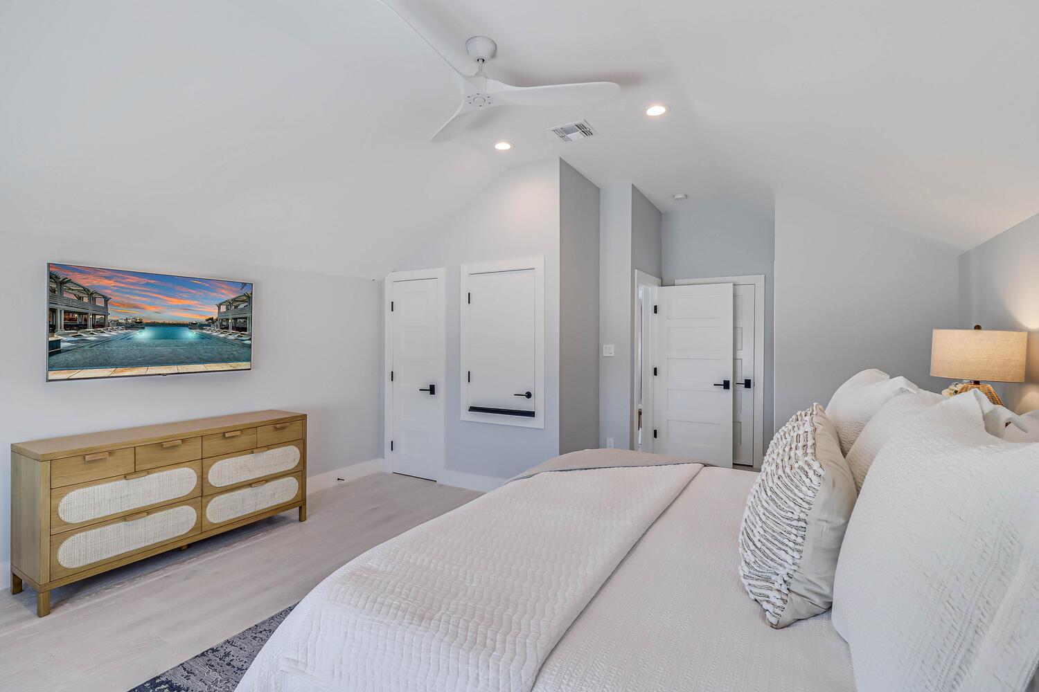 King Suite, 3rd Floor