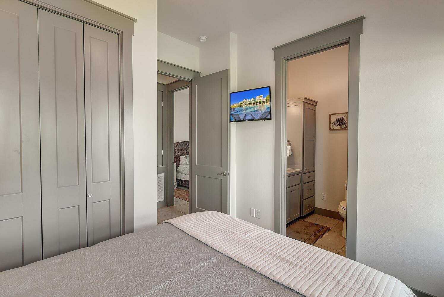 Queen Bedroom, 1st Floor