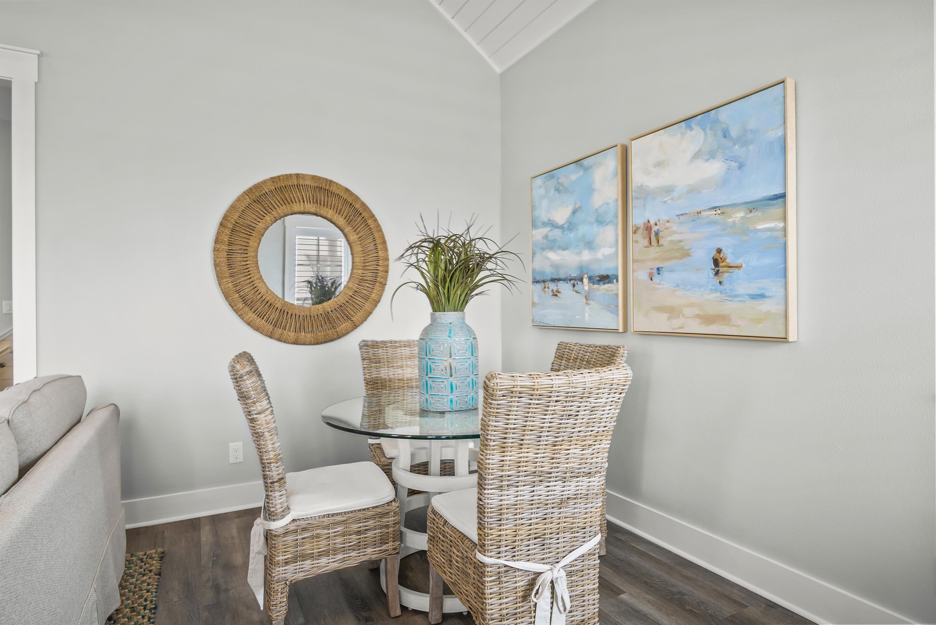 2nd Floor, Living Room