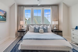 3rd Floor King Suite with Additional Twin Beds