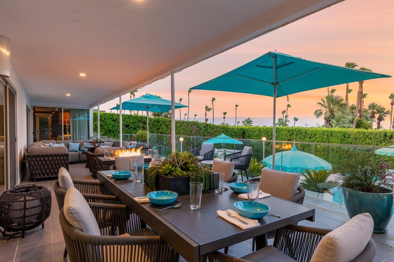 Patio Dining With Yard View