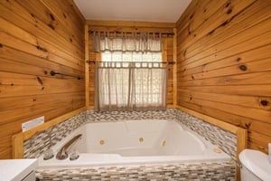 Jacuzzi tub with tile