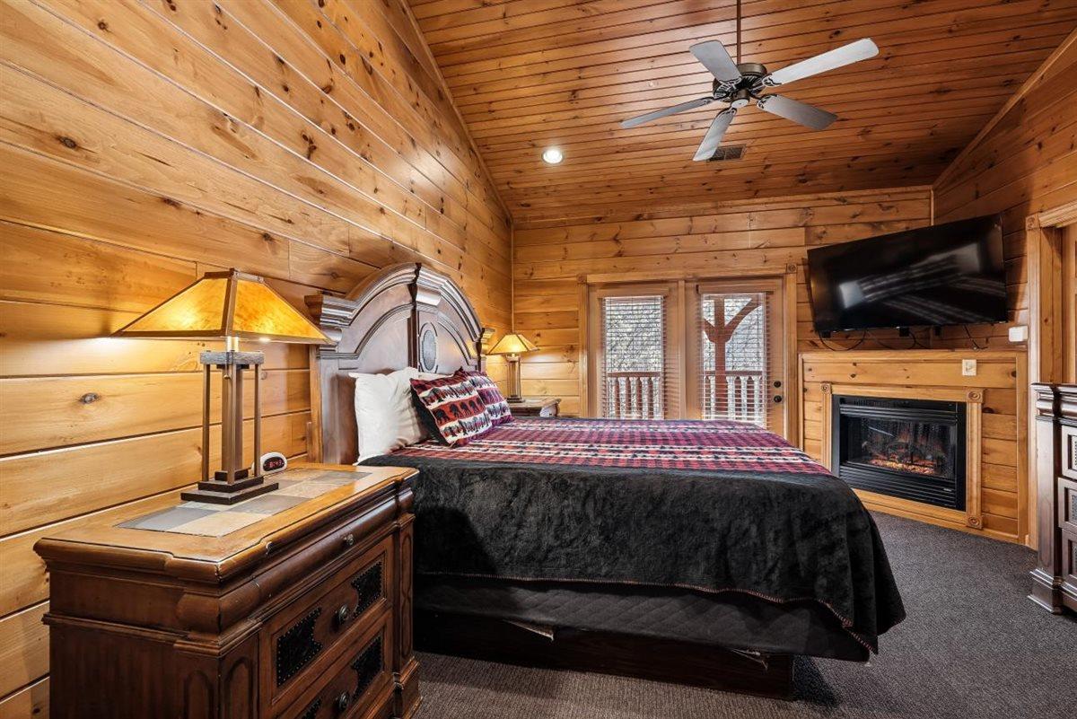45Primary Bedroom