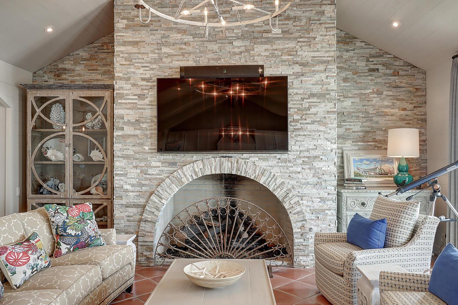 3rd Floor Living Area