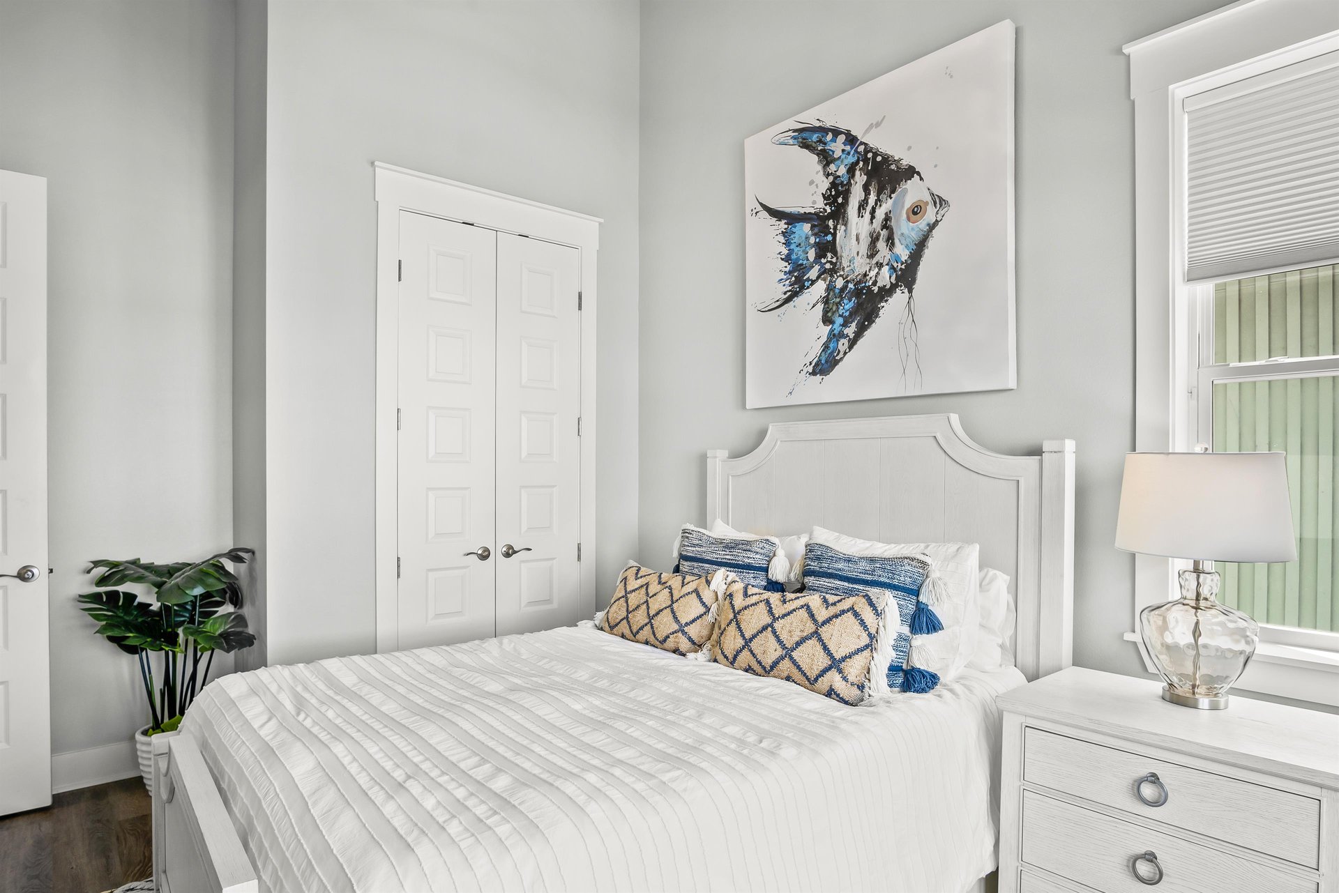 2nd Floor, Queen Bedroom