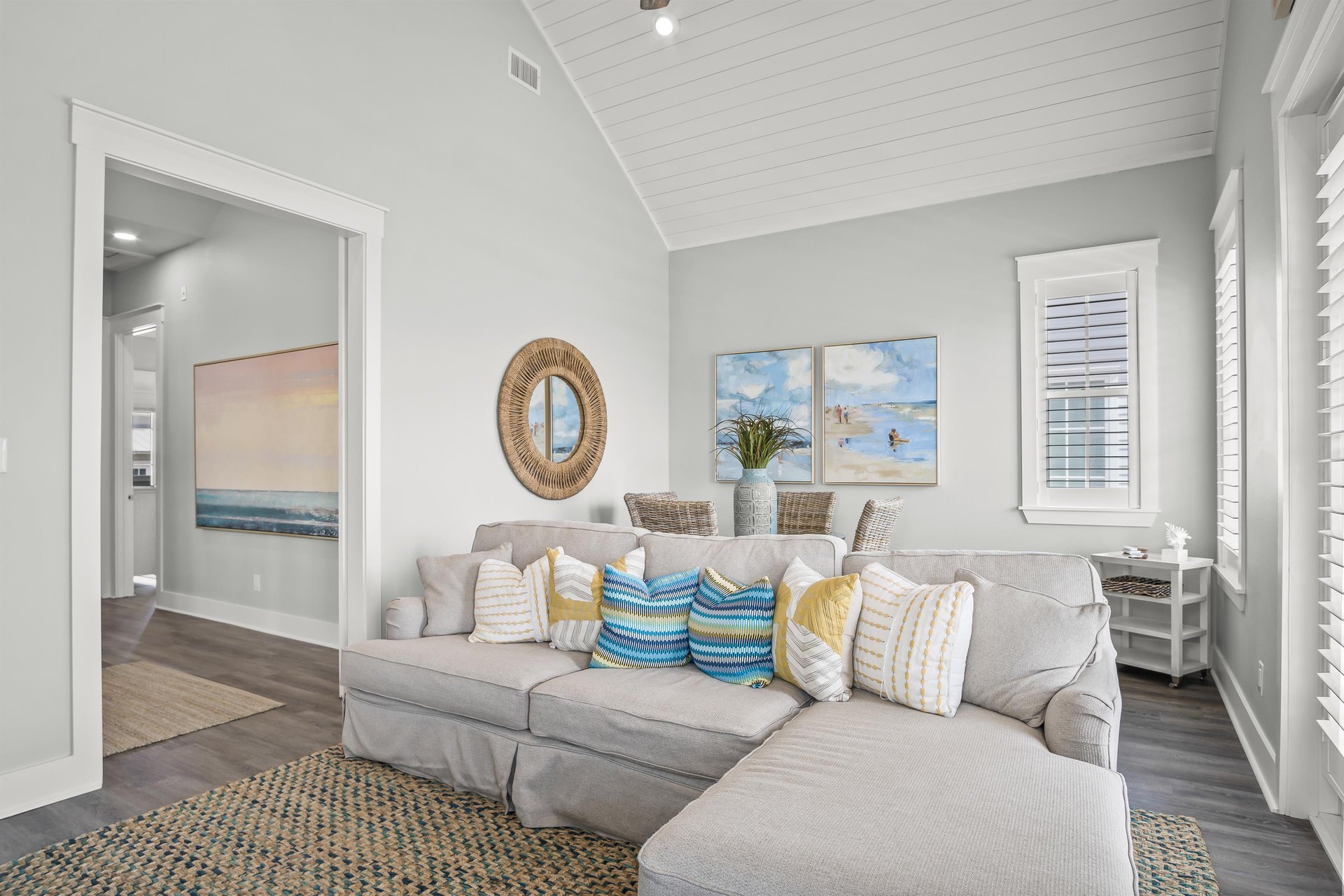 2nd Floor, Living Room
