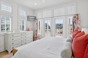 Primary King Bedroom, 2nd Floor