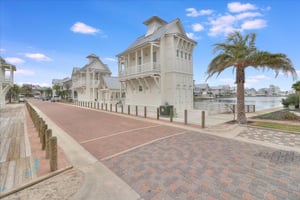 Welcome to Edgewater Escape