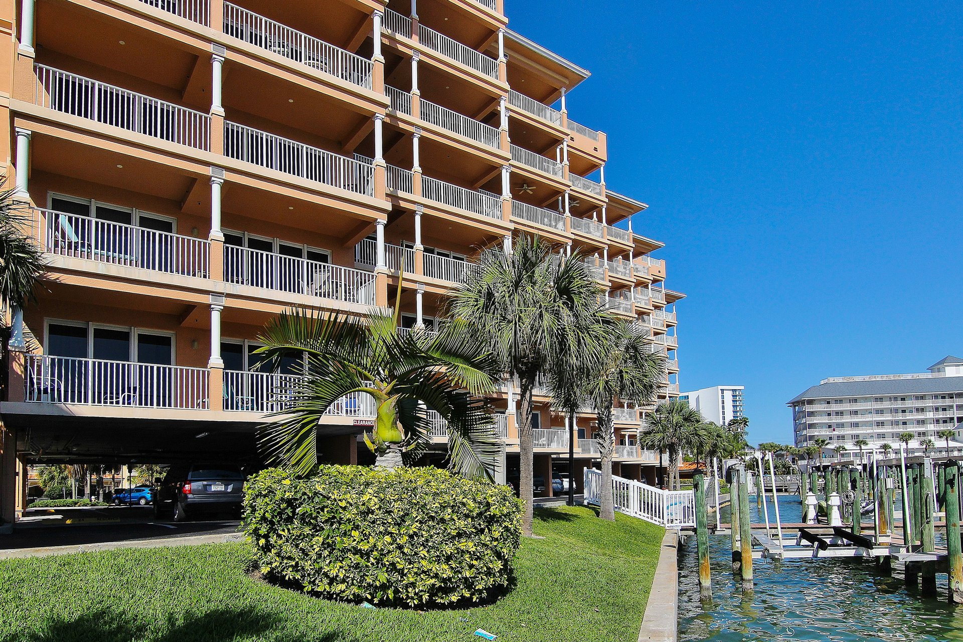 Harborview Grande 404 27