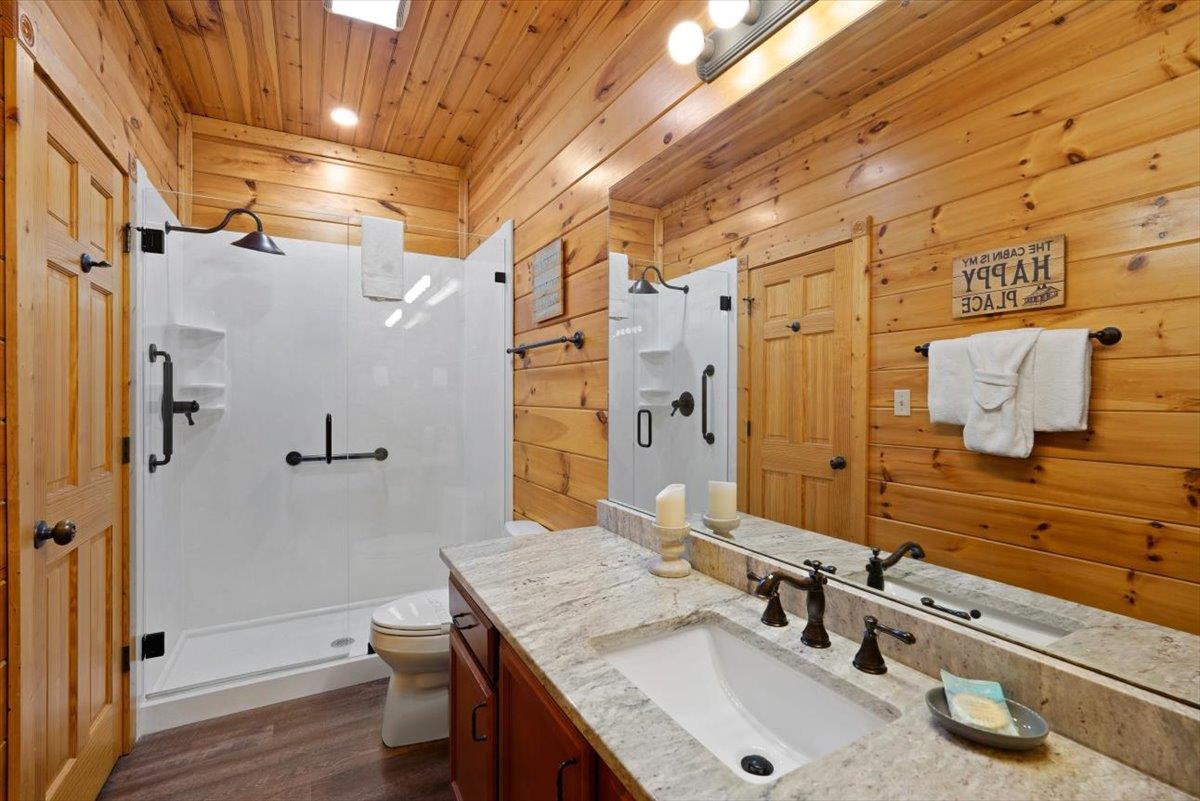 09Primary Bath