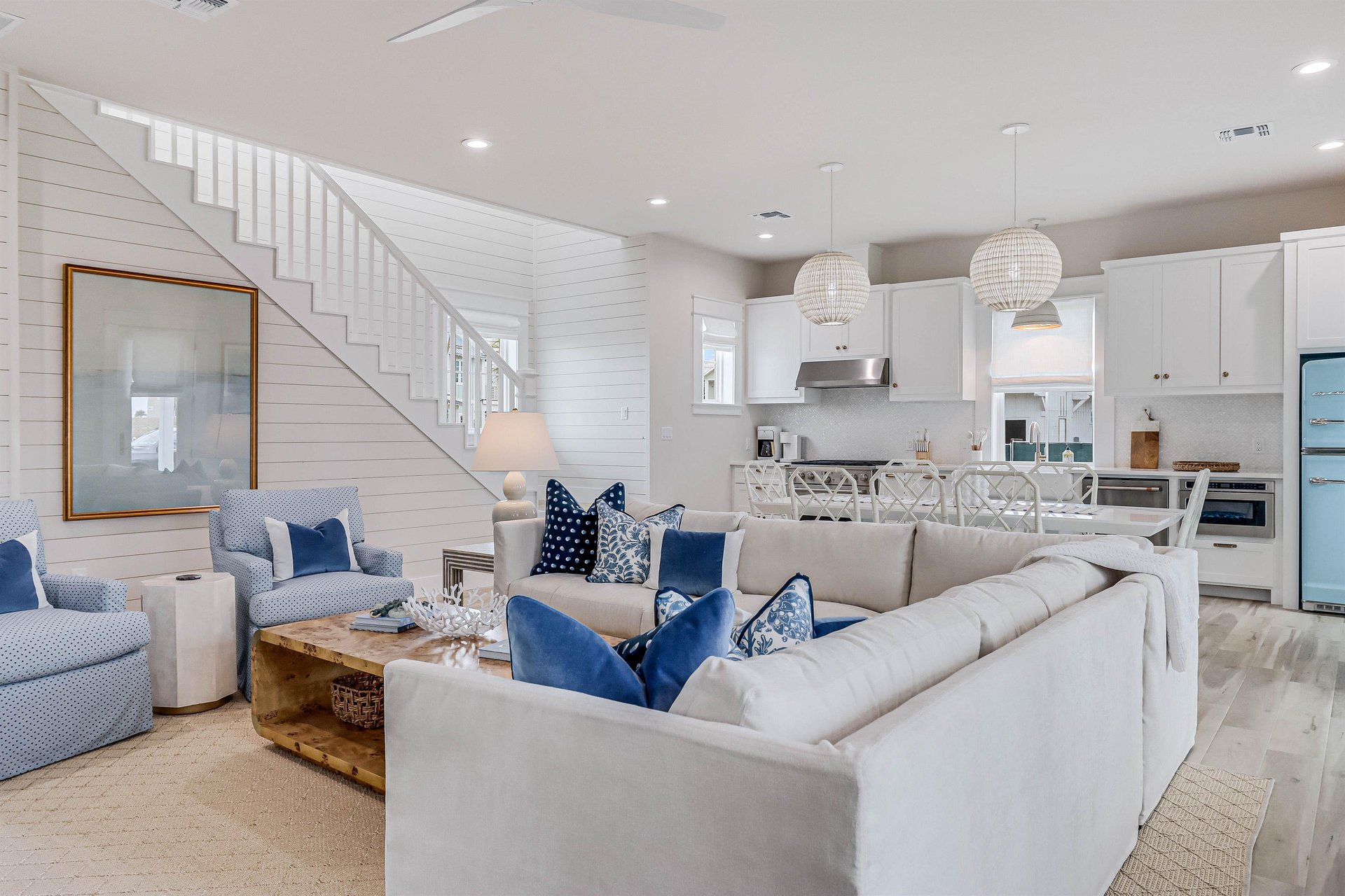 Living Area, 1st Floor