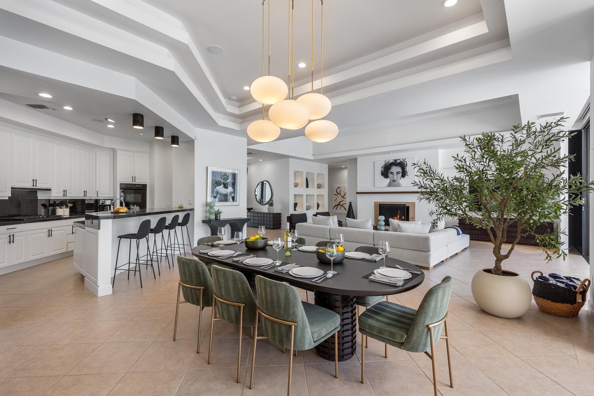 Indoor dining for eight