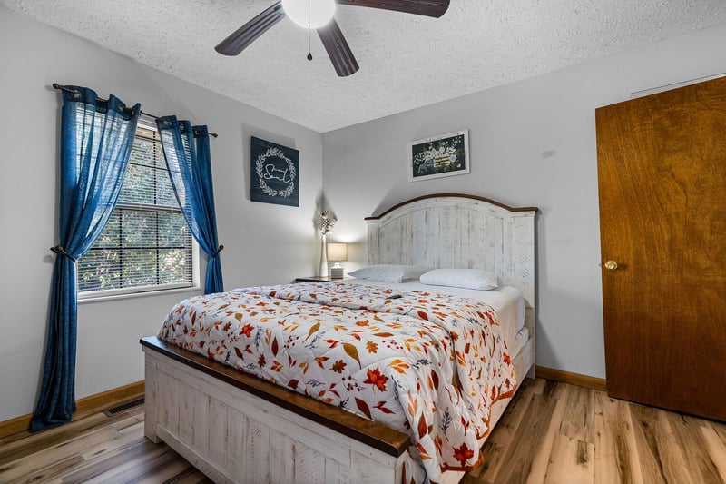 paradisesprings24