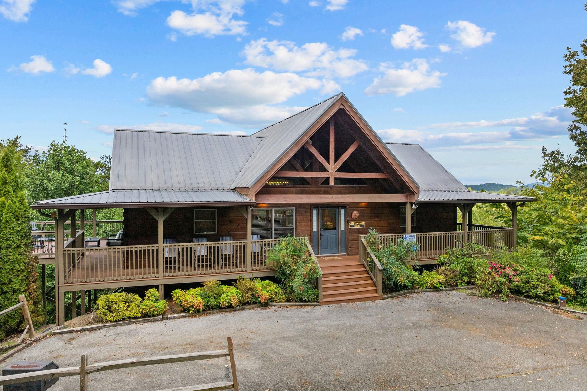 Front of Mountain Laurel Lodge cabin